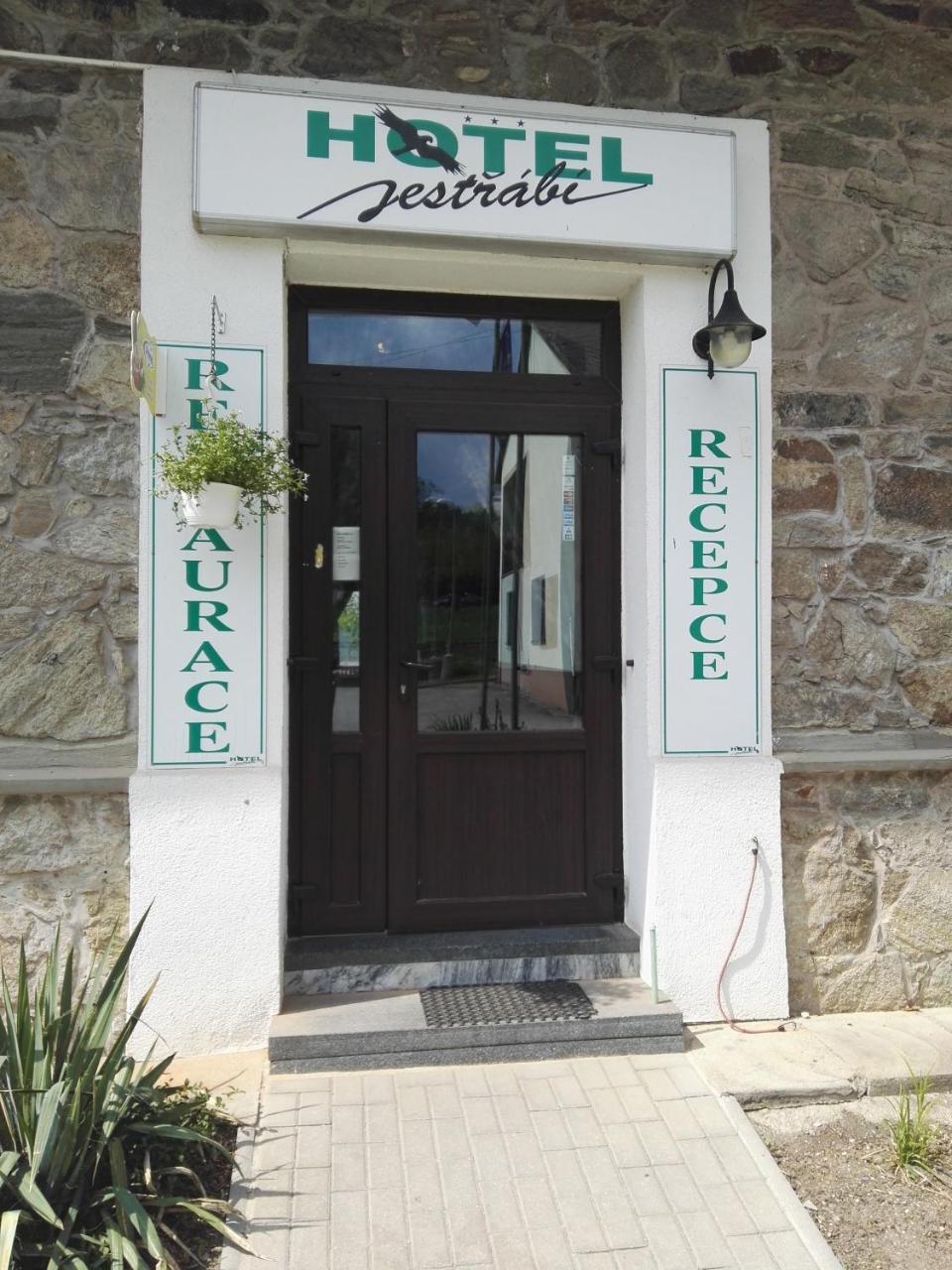 Hotel Jestrabi Černá v Pošumaví Exterior foto