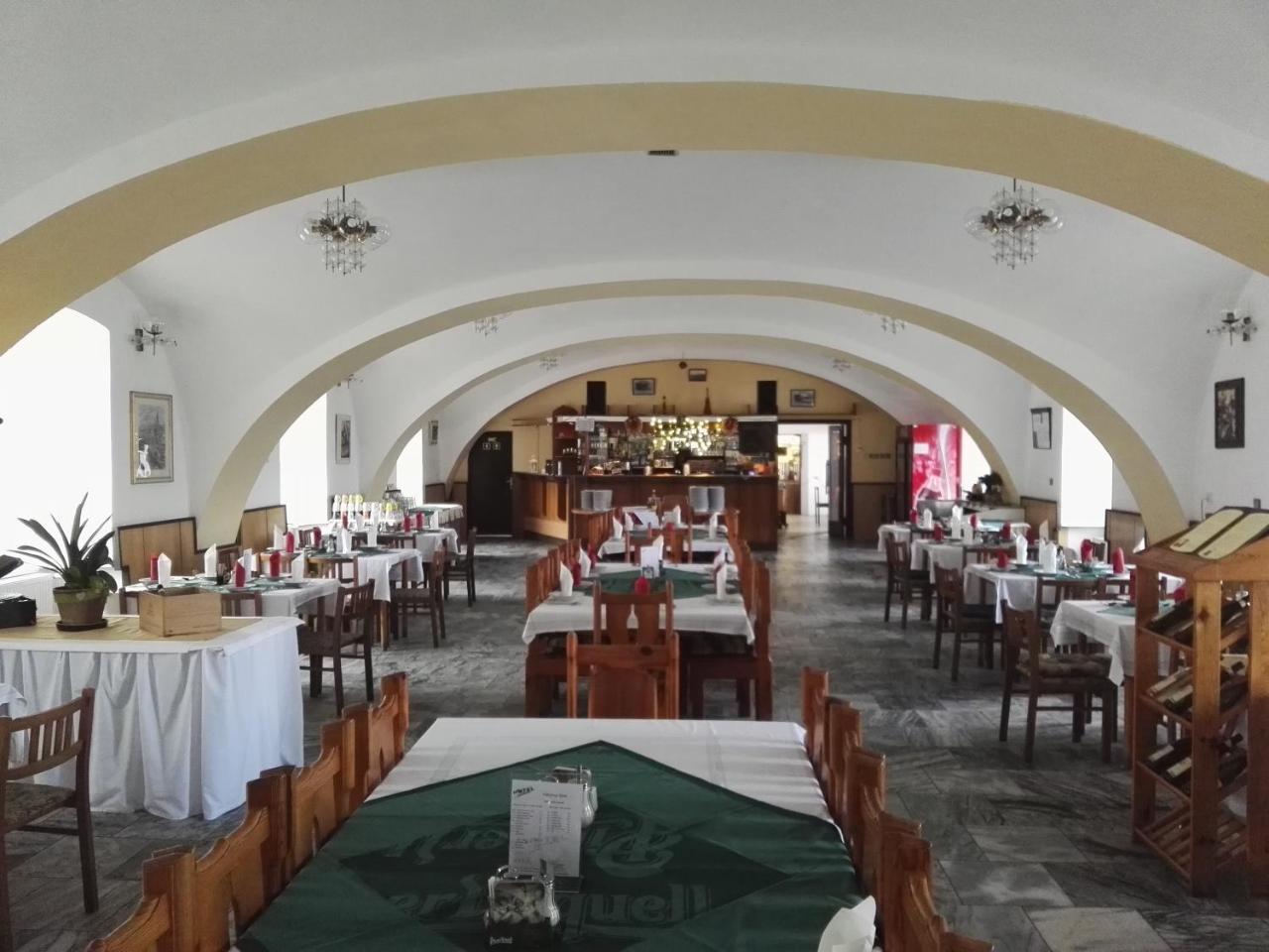 Hotel Jestrabi Černá v Pošumaví Exterior foto