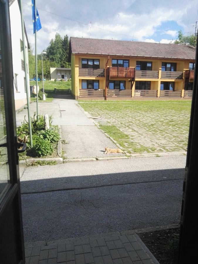 Hotel Jestrabi Černá v Pošumaví Exterior foto